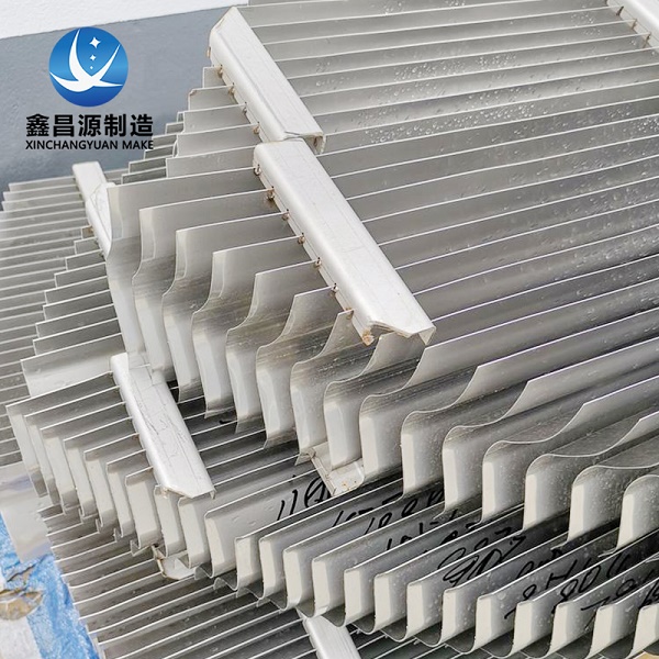 1649480834164200.jpg 不銹鋼屋脊除霧器800.jpg